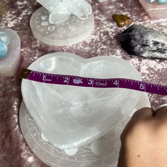 🤍 Selenite heart bowl 🤍 - Picture 2 of 7